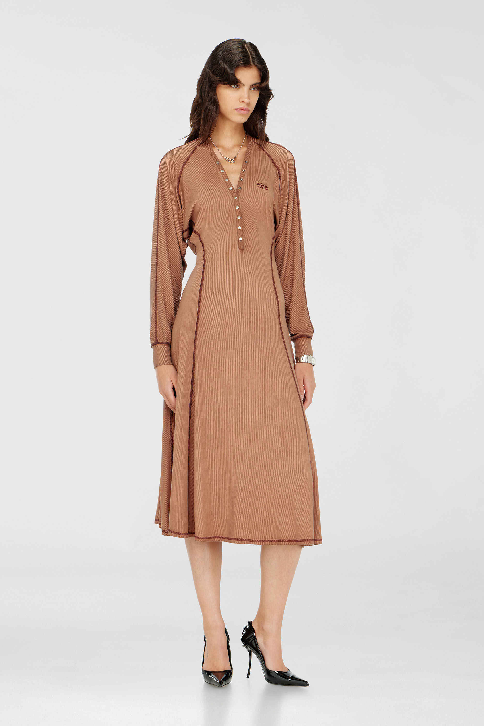 Diesel - D-ISERINA, Woman's Midi dress in ribbed jersey with batwing sleeves in Light Brown - 3