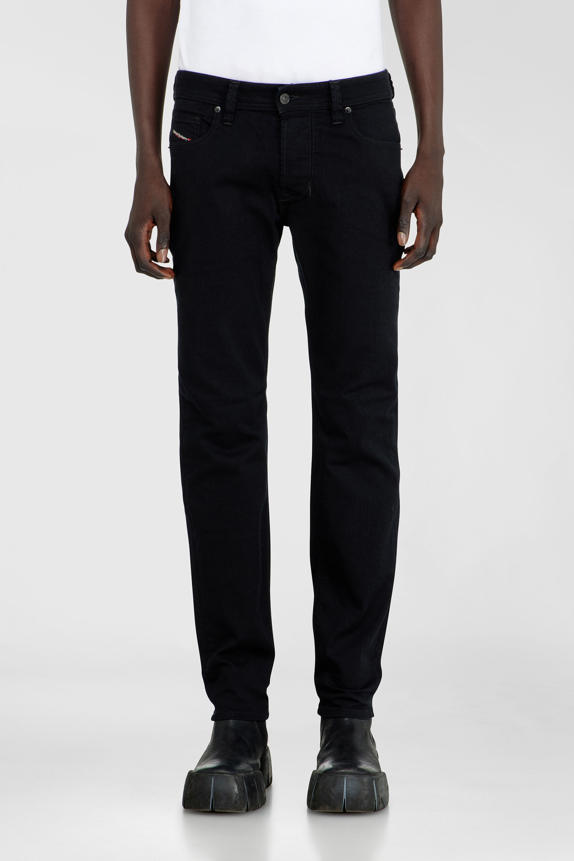 Diesel - Man's Regular Jeans 1986 Larkee-Beex 0688H, Black/Dark grey - 4