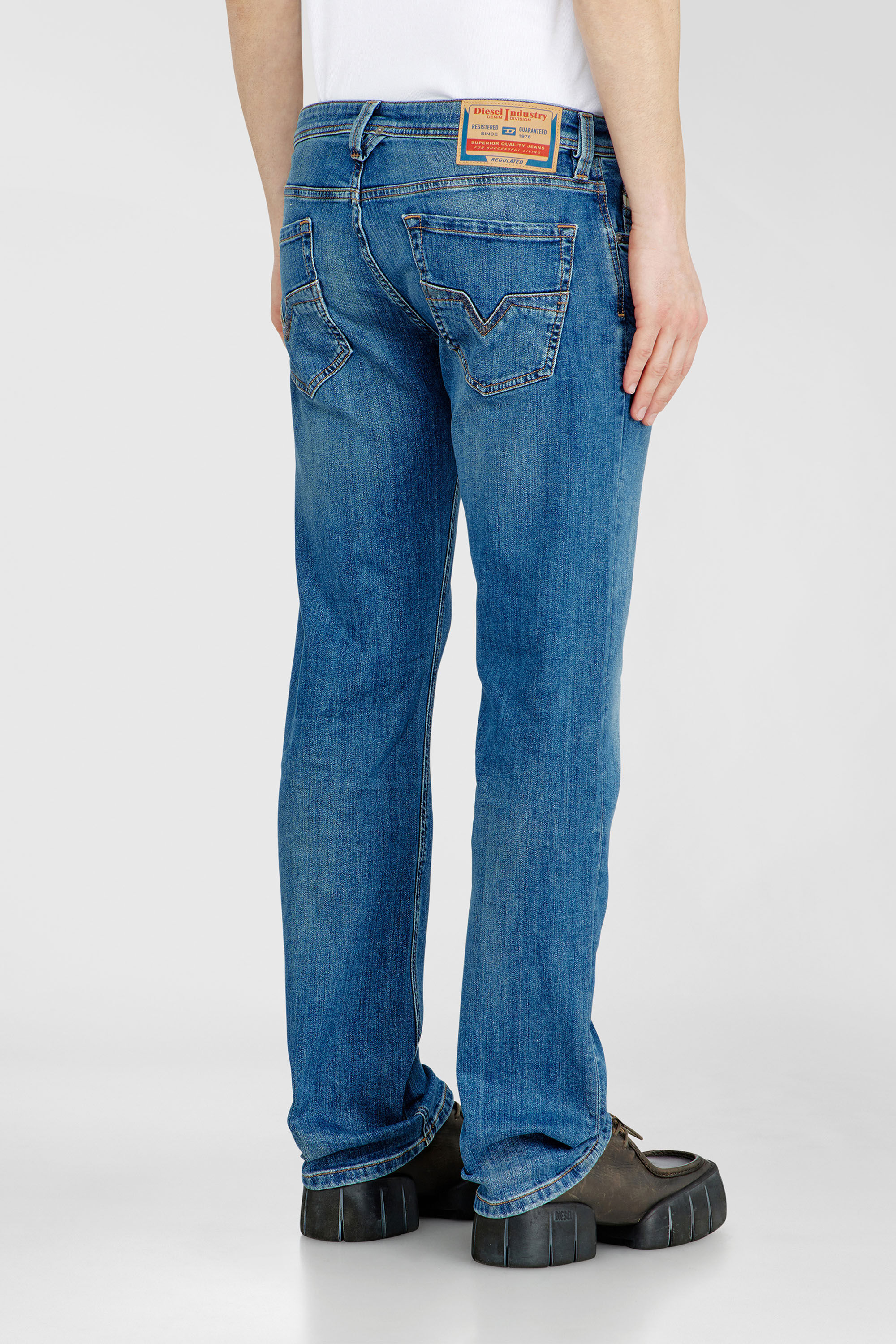Diesel - Man's Regular Jeans 1985 Larkee 0KIAL, Light Blue - 5