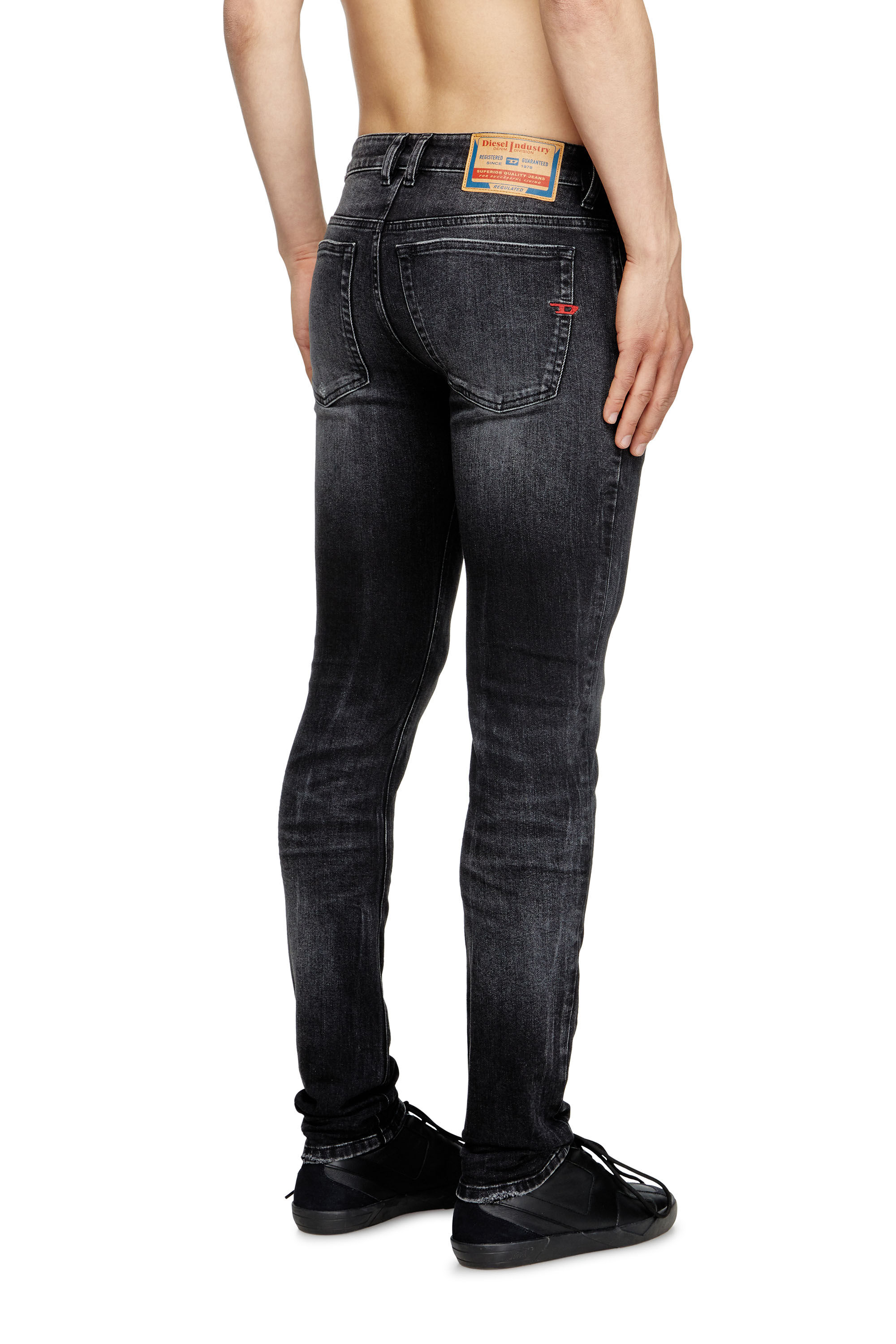 ◆DIESEL◆ 2017 Slender Denim Pants Black Dark Grey A0530206 Men's Skinny Jeans | Black/Dark grey | Diesel 1979 Sleenker