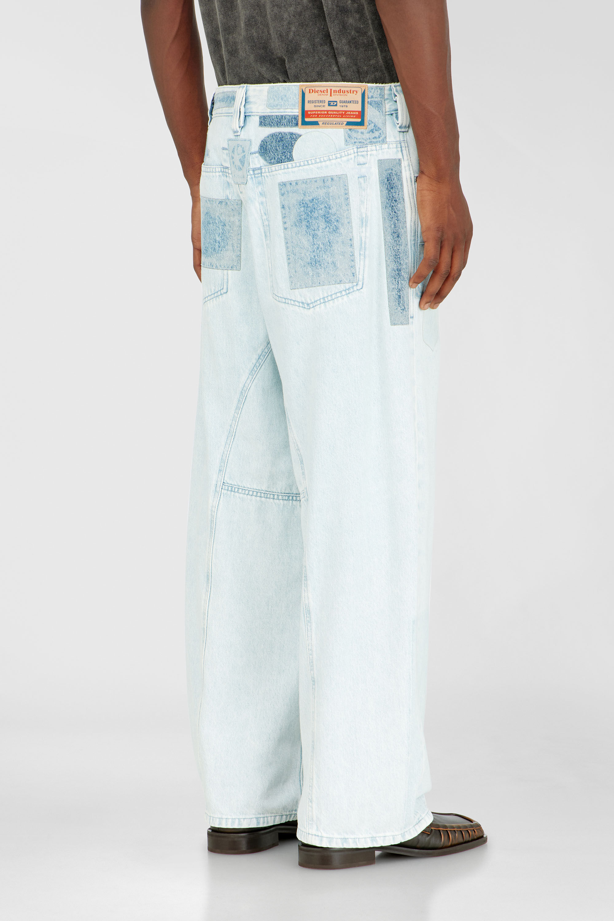 Diesel - Unisex's Relaxed Jeans 1997 D-Enim-M 0IFBQ, Light Blue - 5