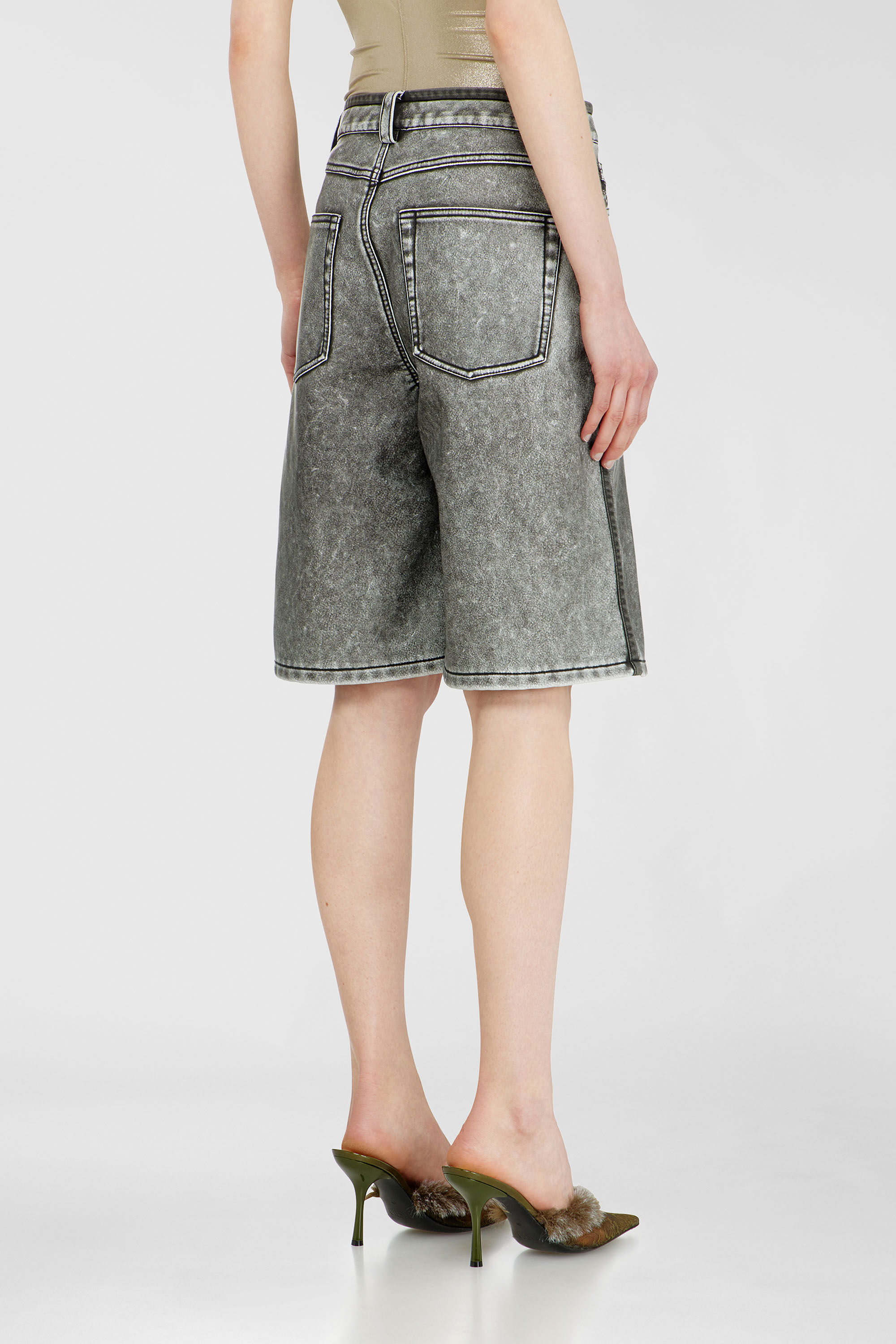 Diesel - P-ARLOR, Woman's Bermuda shorts in PU in Grey - 4