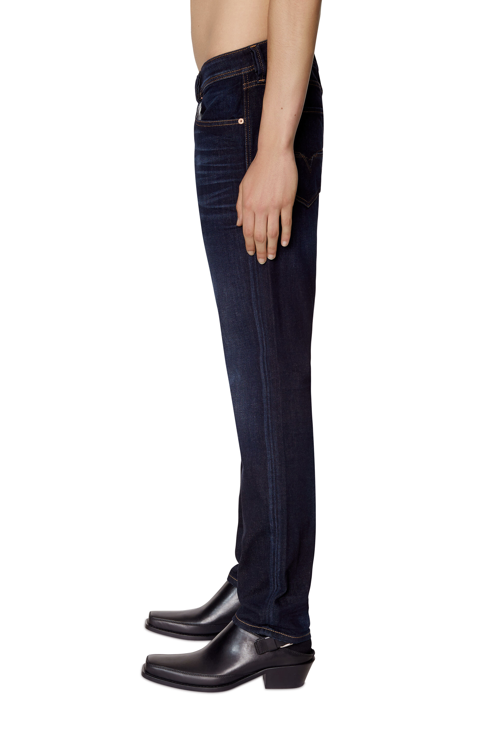 Diesel - 1986 Larkee-Beex 009ZS Tapered Jeans, Dark Blue - Image 5