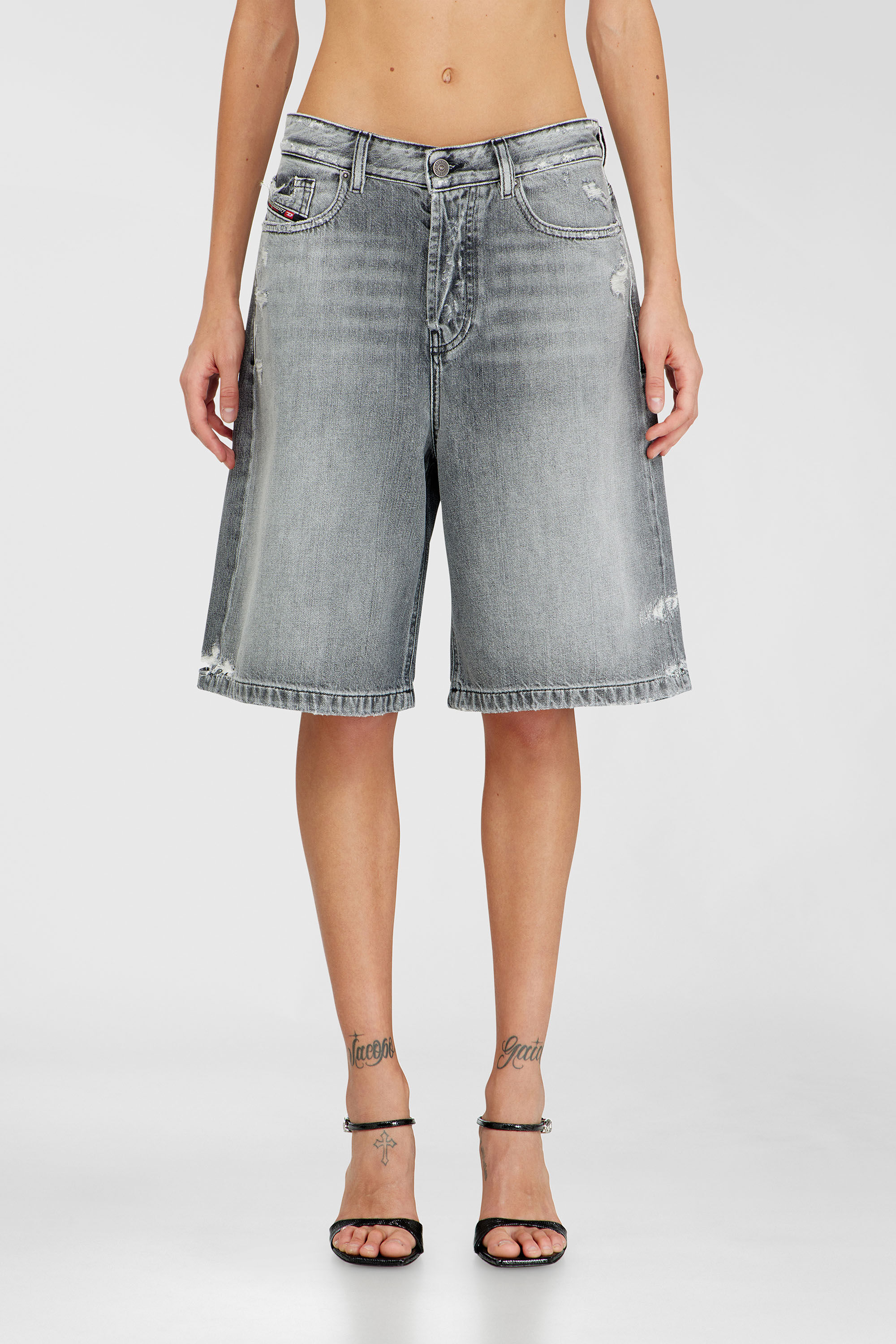 Diesel - DE-SIRE-SHORT, Woman's Denim shorts with frayed hems in Grey - 3