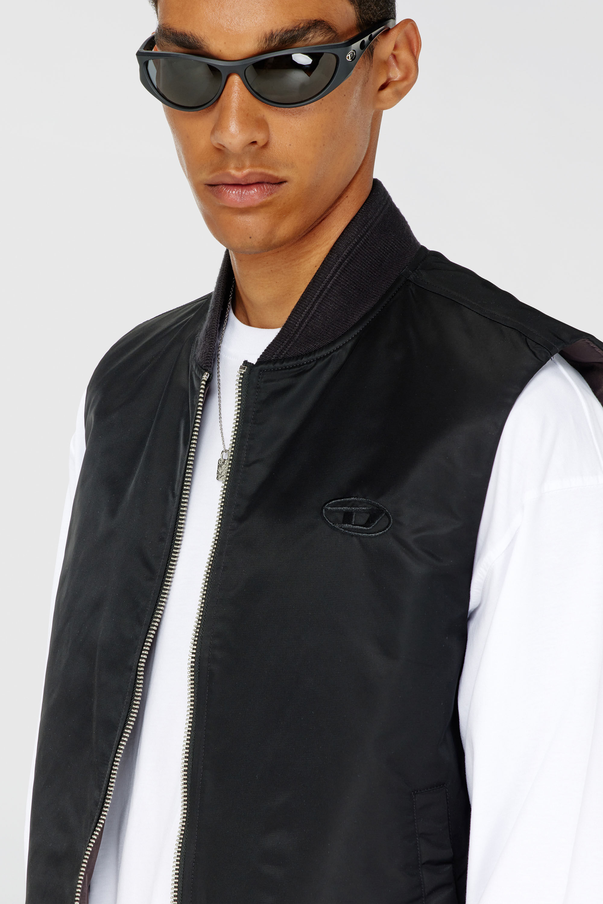 Men's Padded satin vest with Oval D embroidery | Black | Diesel SE