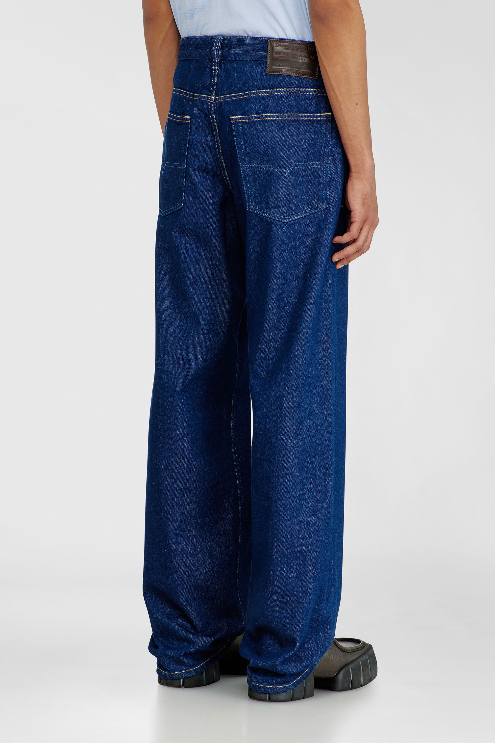 Diesel - Man's Relaxed Jeans 2001 D-Macro 09Q09, Dark Blue - 5