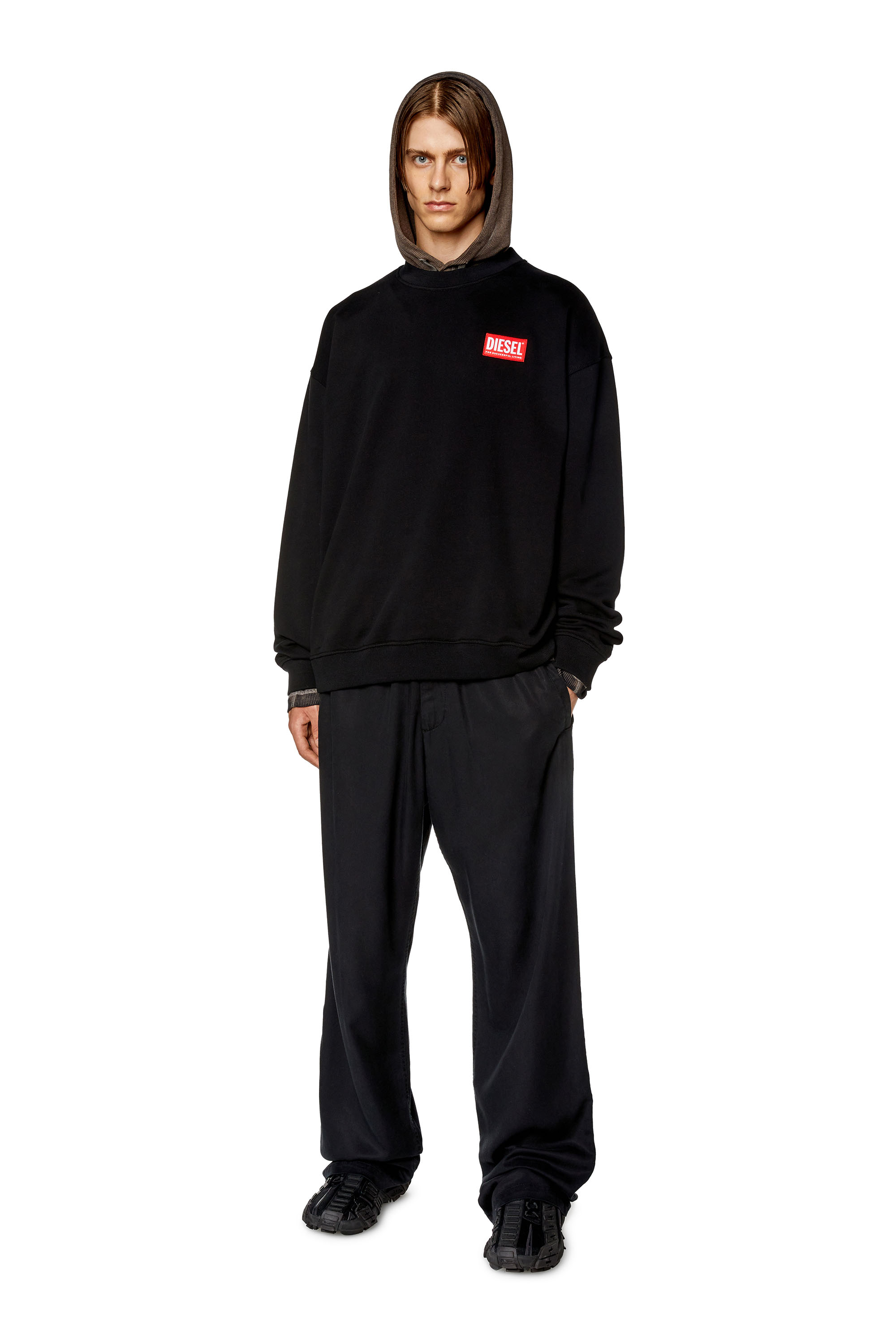 Oversized sweatshirt with logo patch