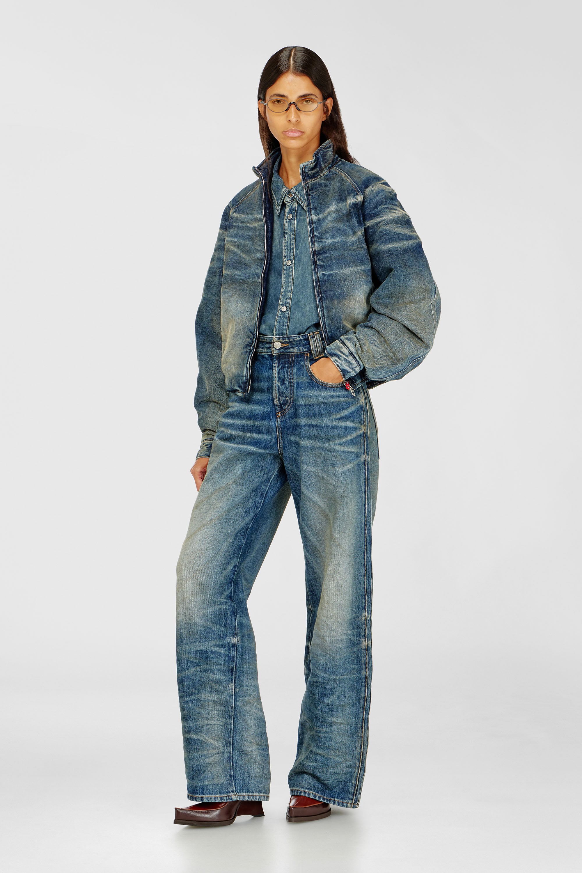 Diesel - Unisex's Relaxed Jeans 1982 D-Hakou 007GC, Medium blue - 2