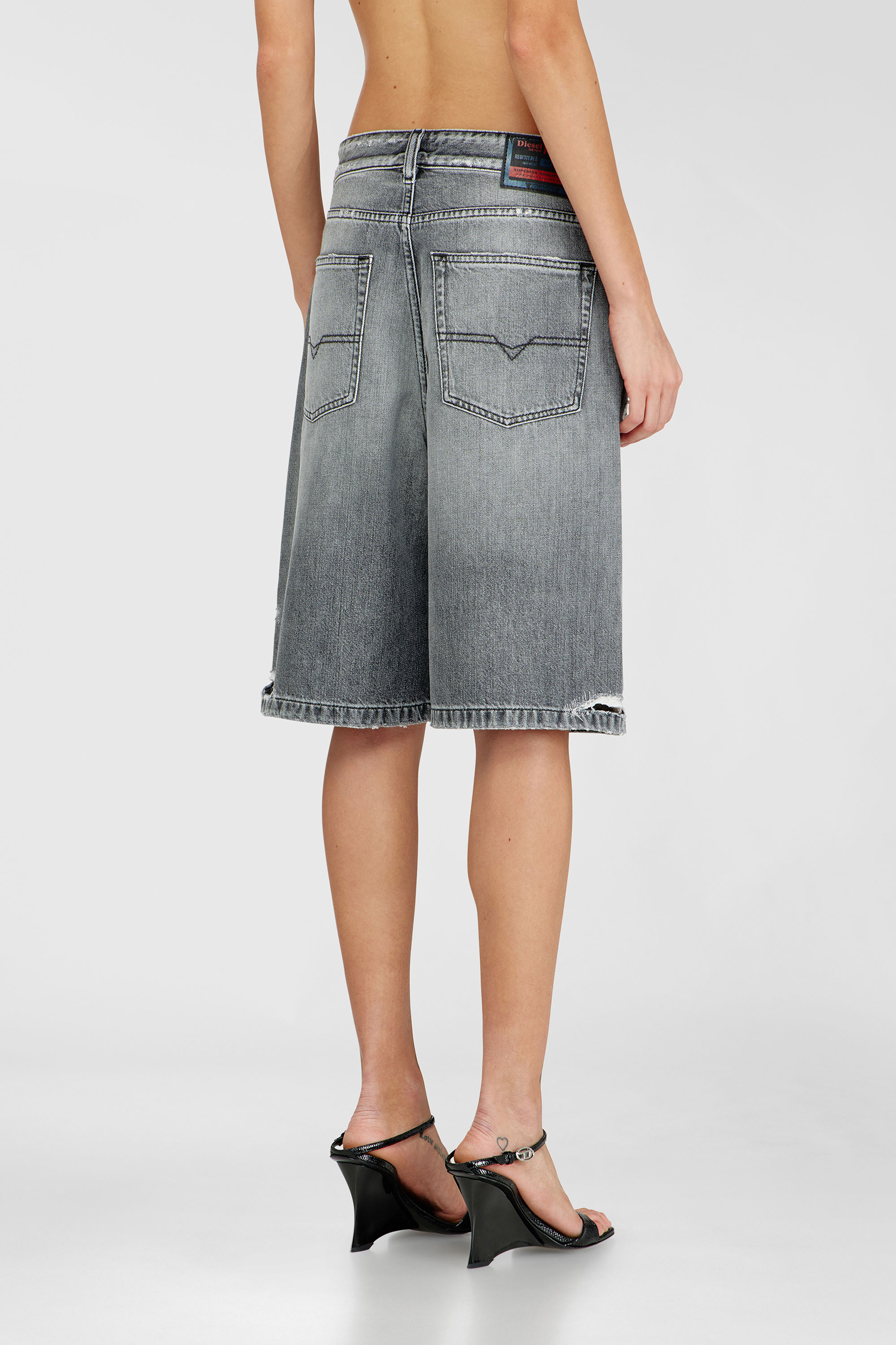 Diesel - DE-SIRE-SHORT, Woman's Denim shorts with frayed hems in Grey - 4