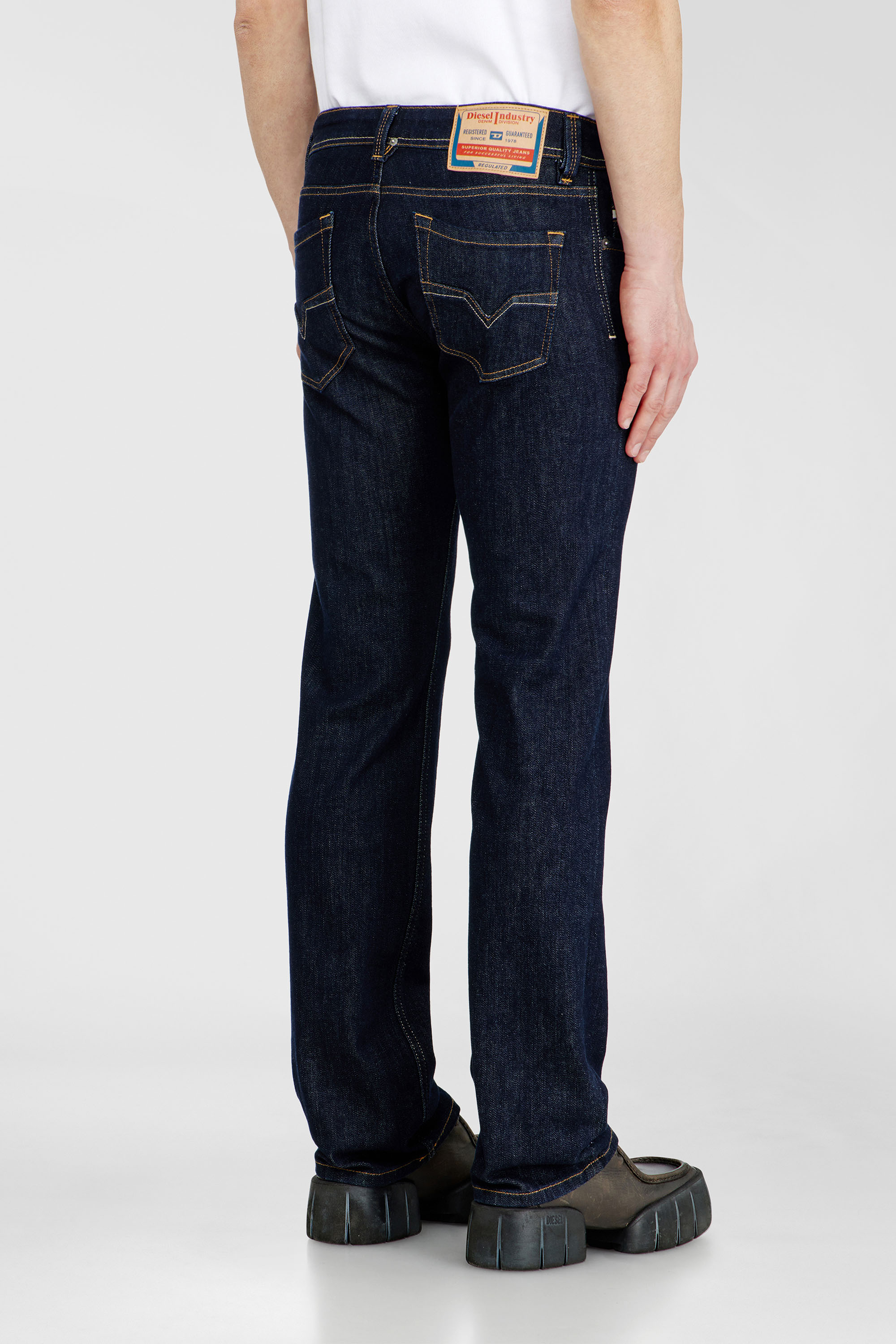 Diesel - Man's Regular Jeans 1985 Larkee 0DBEJ, Dark Blue - 5