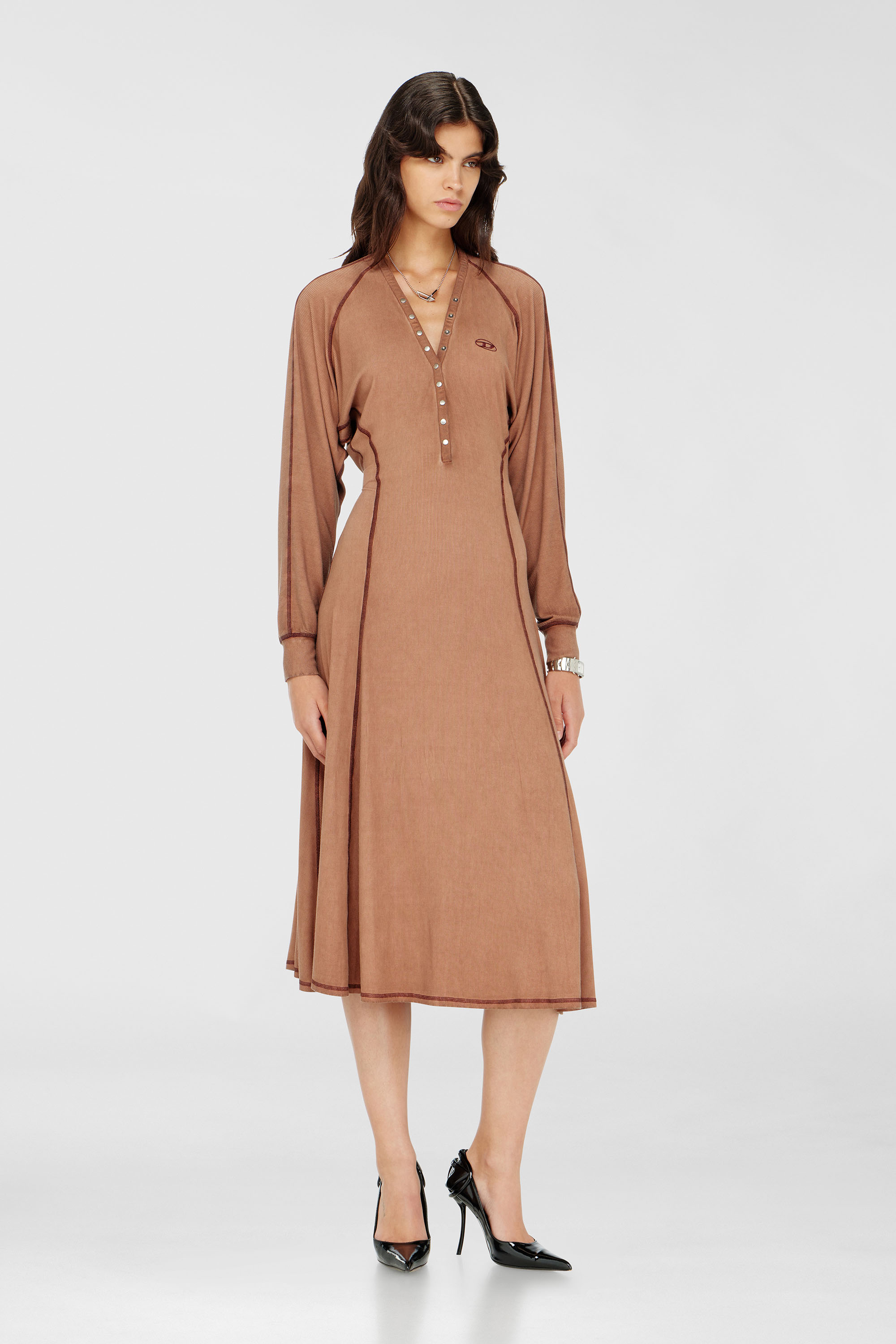 Diesel - D-ISERINA, Woman's Midi dress in ribbed jersey with batwing sleeves in Light Brown - 3