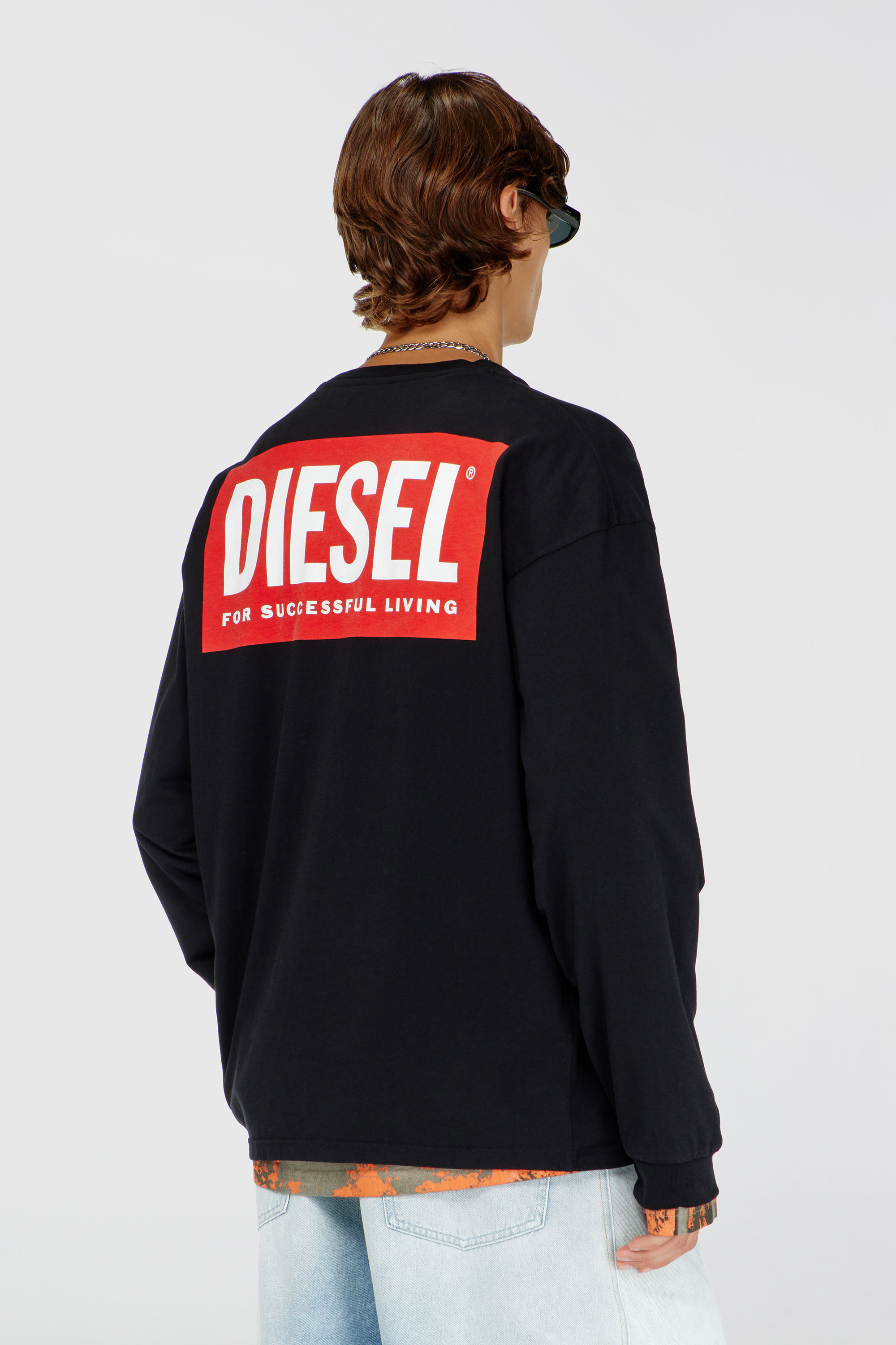 Diesel - T-BOXT-LS-BISK, Man's Relaxed long-sleeve T-shirt with Biscotto logo in Black - 4