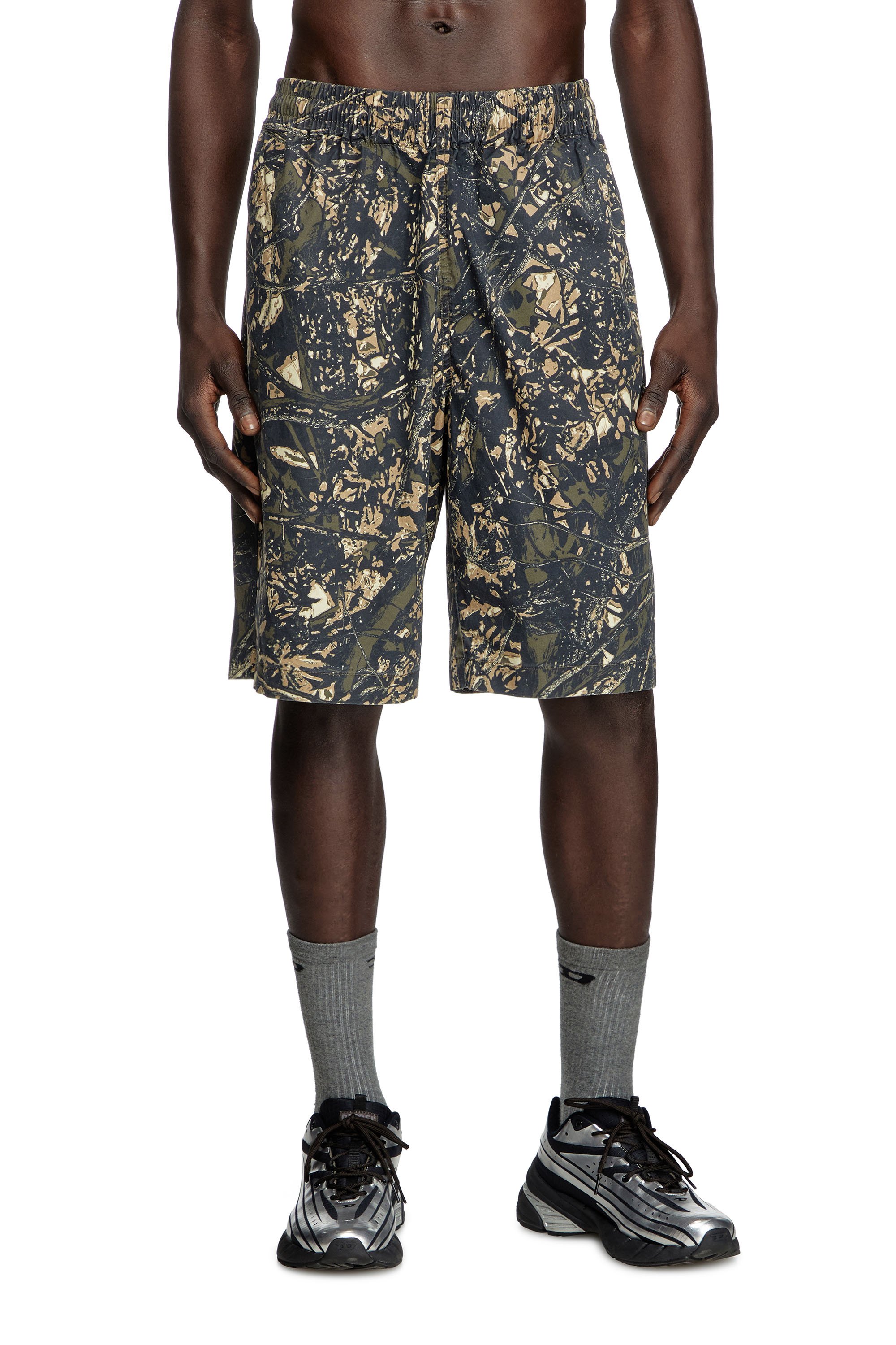 Diesel - P-OPWIK-C, Man's Knee-length shorts with camo print in Brown/Green - 1