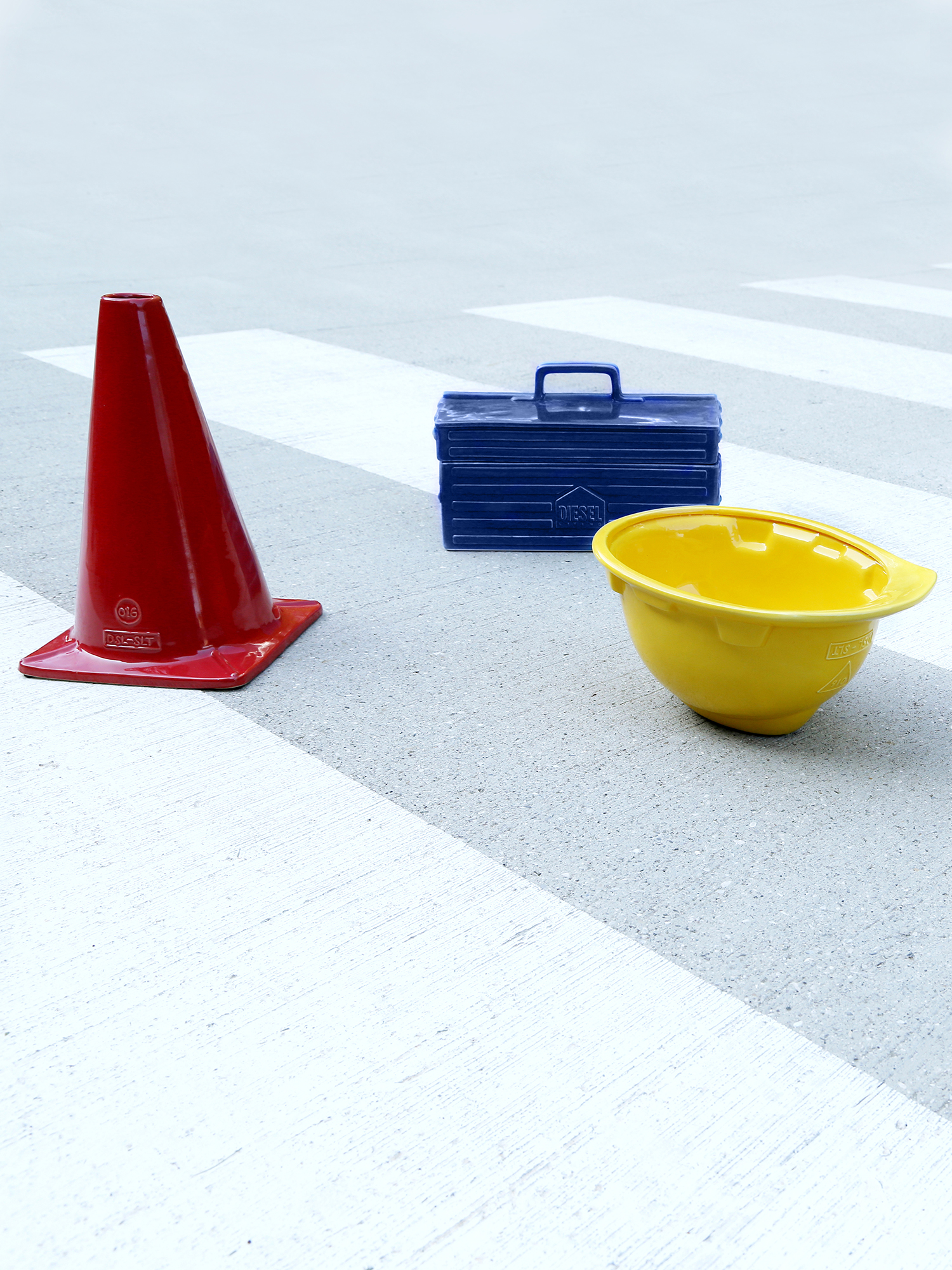 Diesel - 11055 WORK IS OVER, Unisex's Red stoneware vase cone in Fire Red - 5