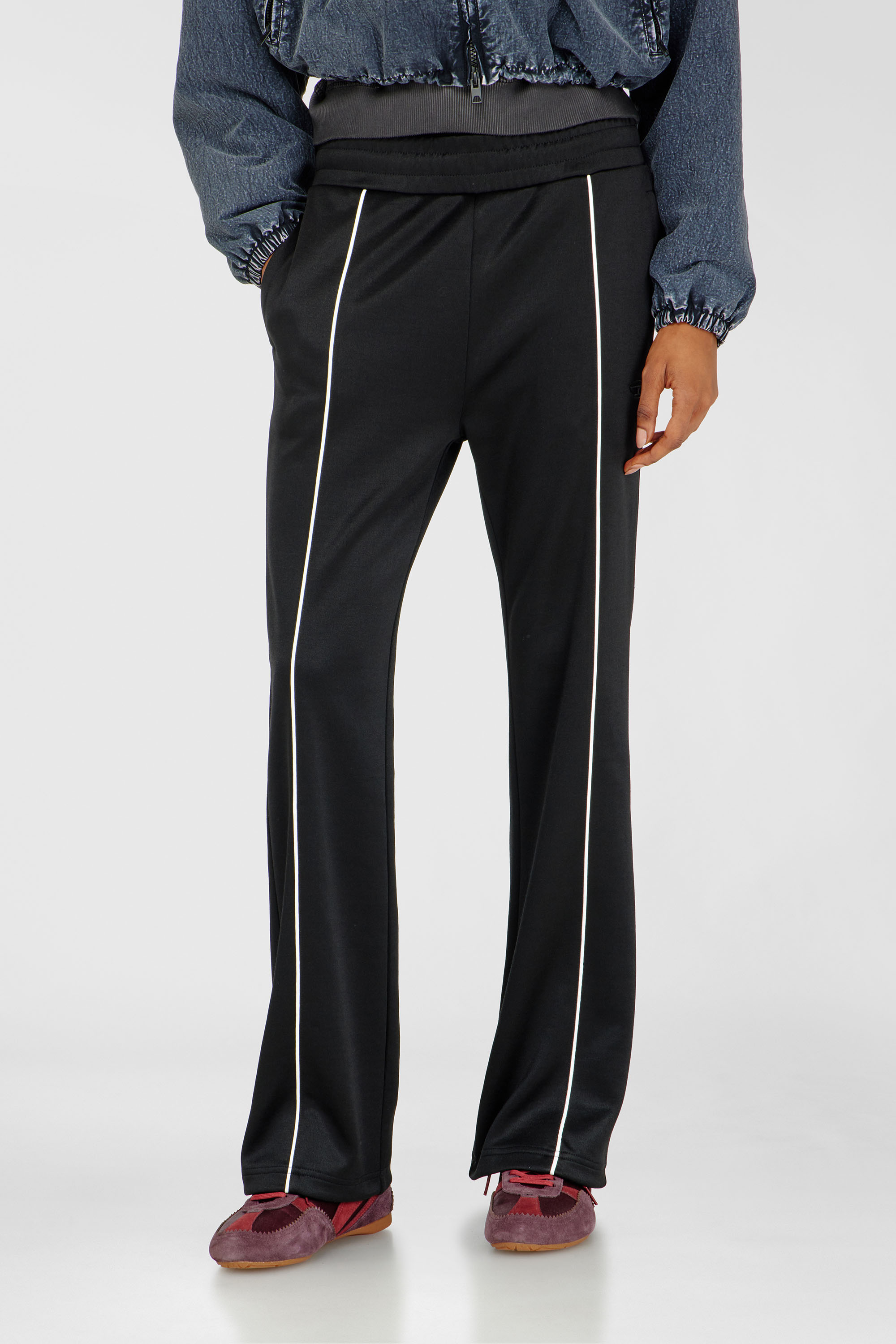 Diesel - P-LOCKINGIN-OD, Woman's Track pants with contrast piping in Black/White - 3