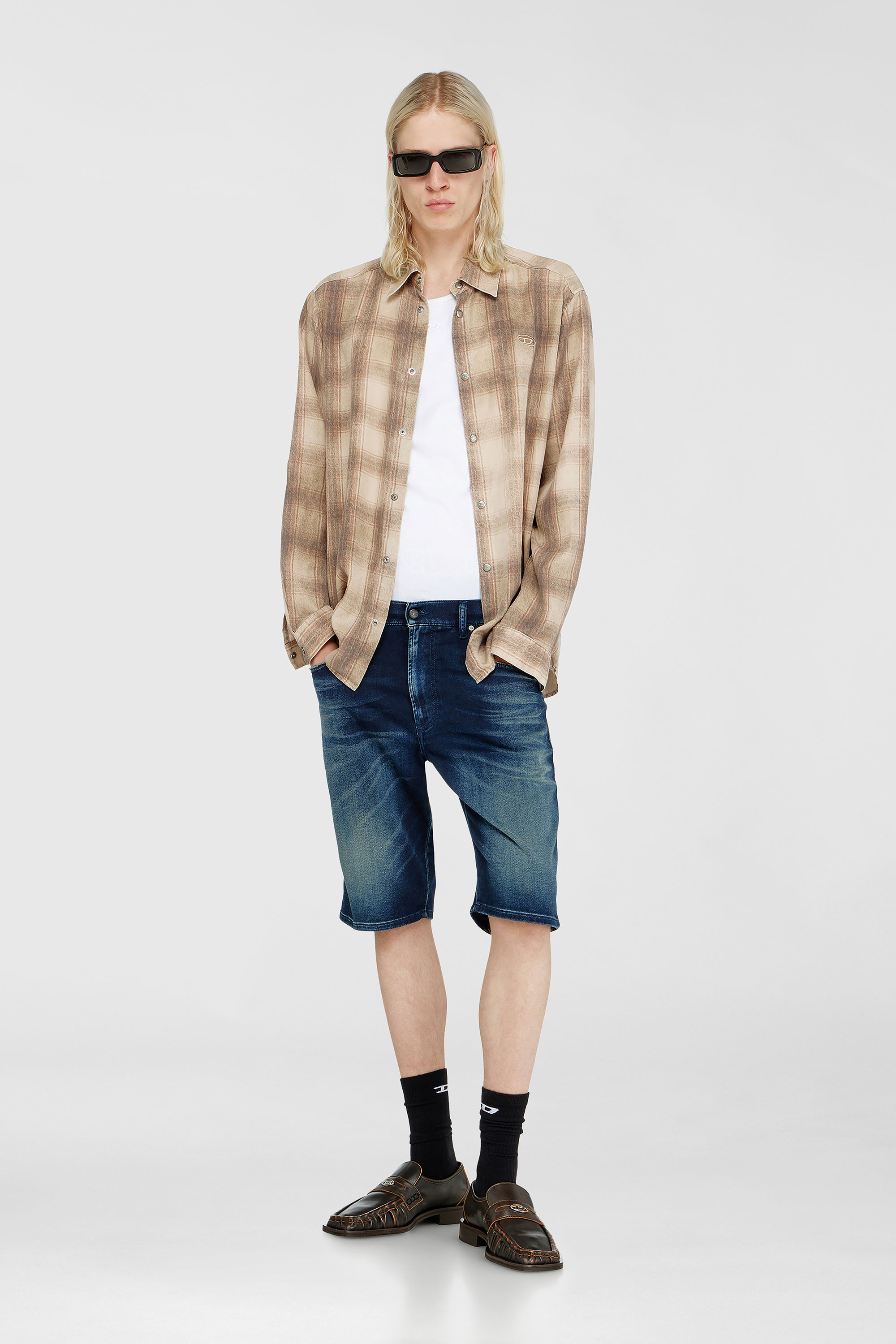 Diesel - 2033 D-KROOLEY-SHORT-BW JOGG, Man's Chino shorts in shaded JoggJeans in Dark Blue - 1