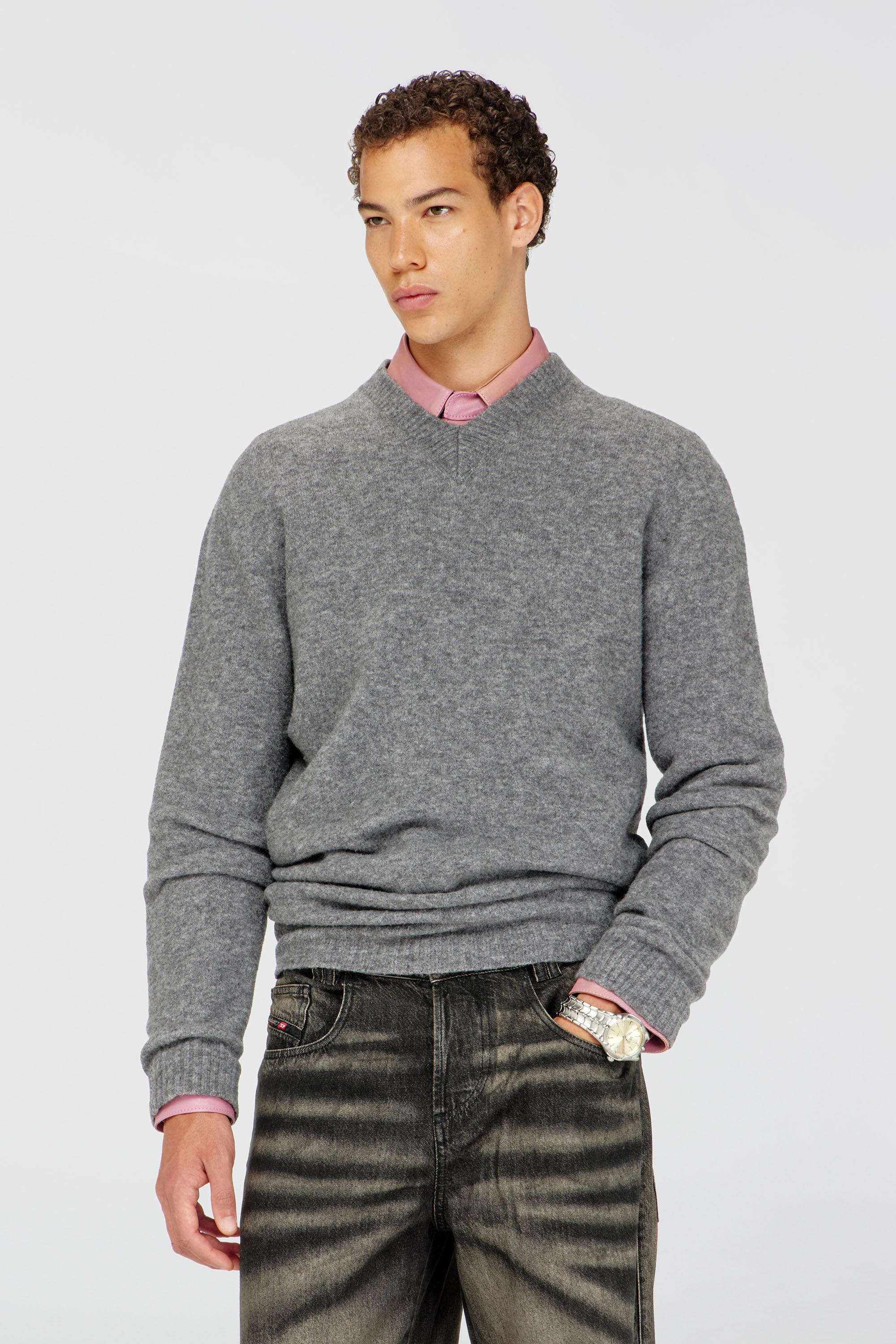 Diesel - K-ANDIE, Man's V-neck jumper in wrinkled boiled knit in Grey - 3