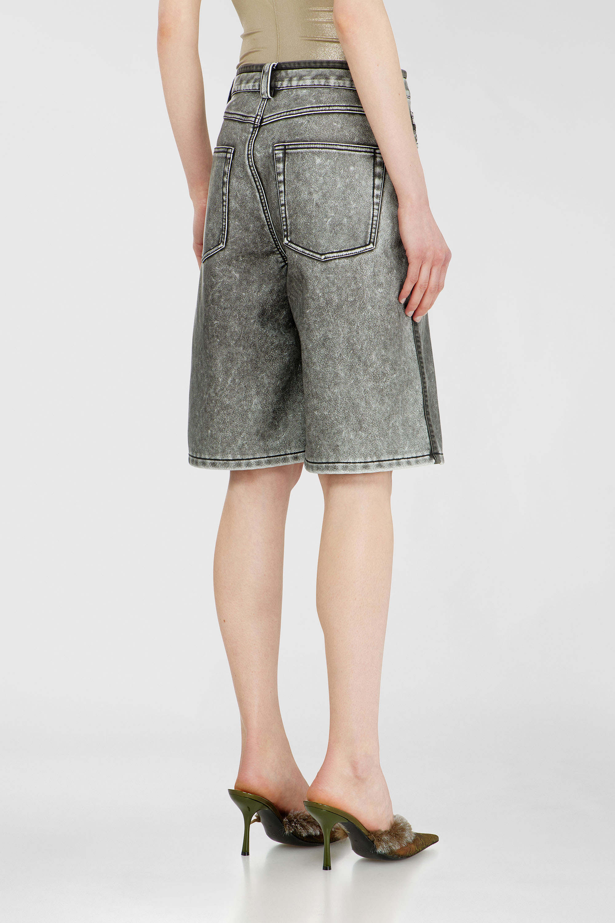Diesel - P-ARLOR, Woman's Bermuda shorts in PU in Grey - 4