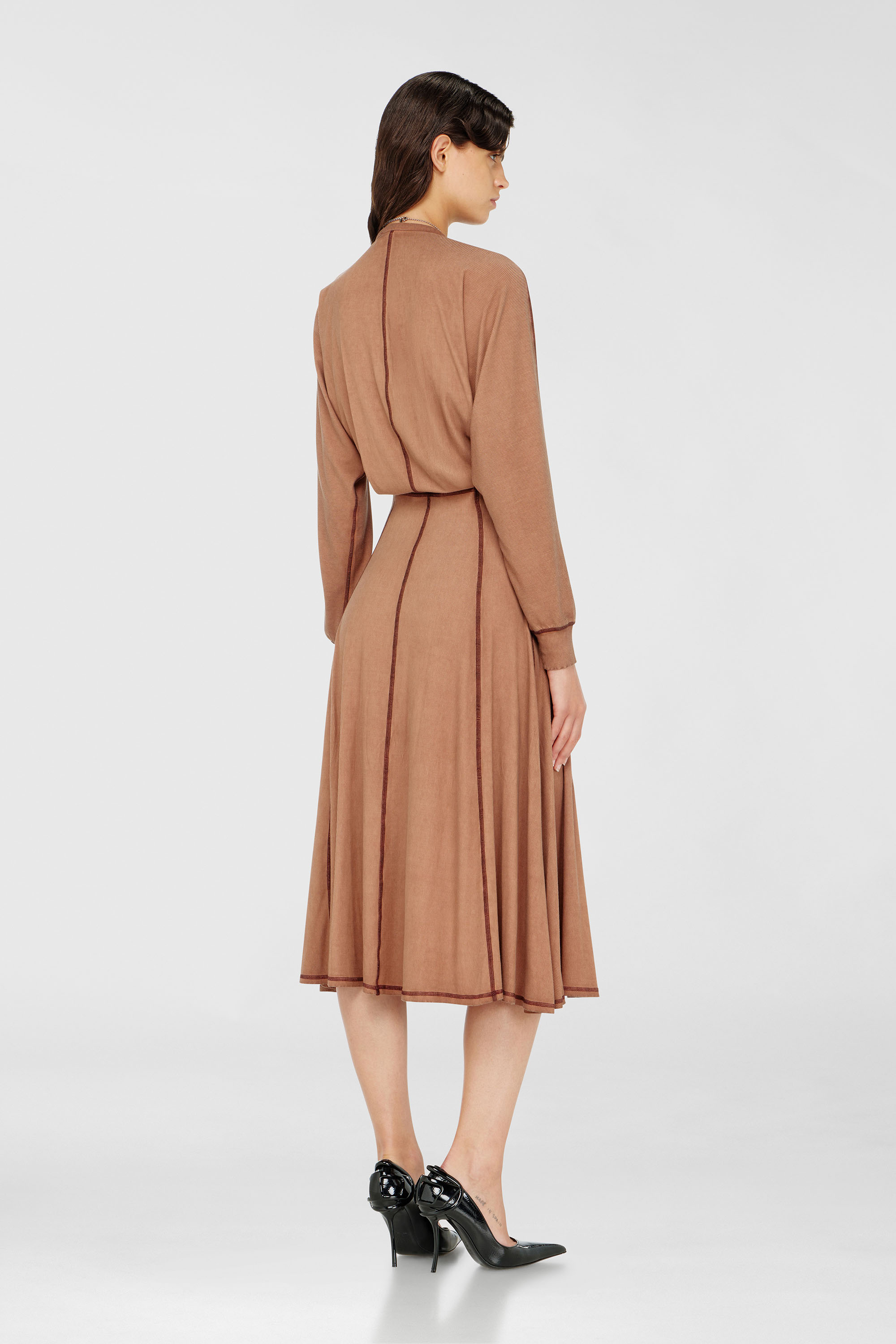 Diesel - D-ISERINA, Woman's Midi dress in ribbed jersey with batwing sleeves in Light Brown - 4