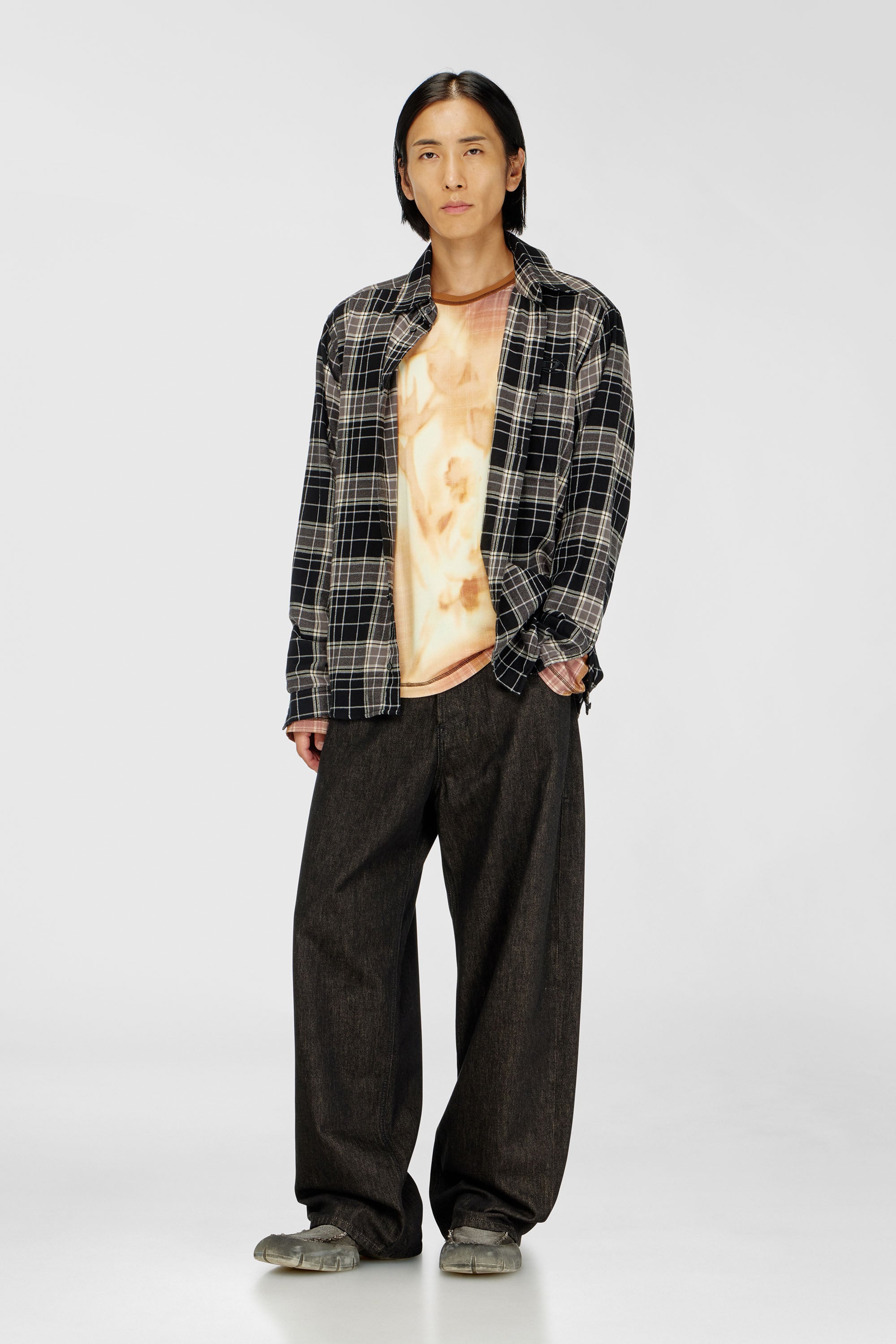 Distressed shirt in check flannel