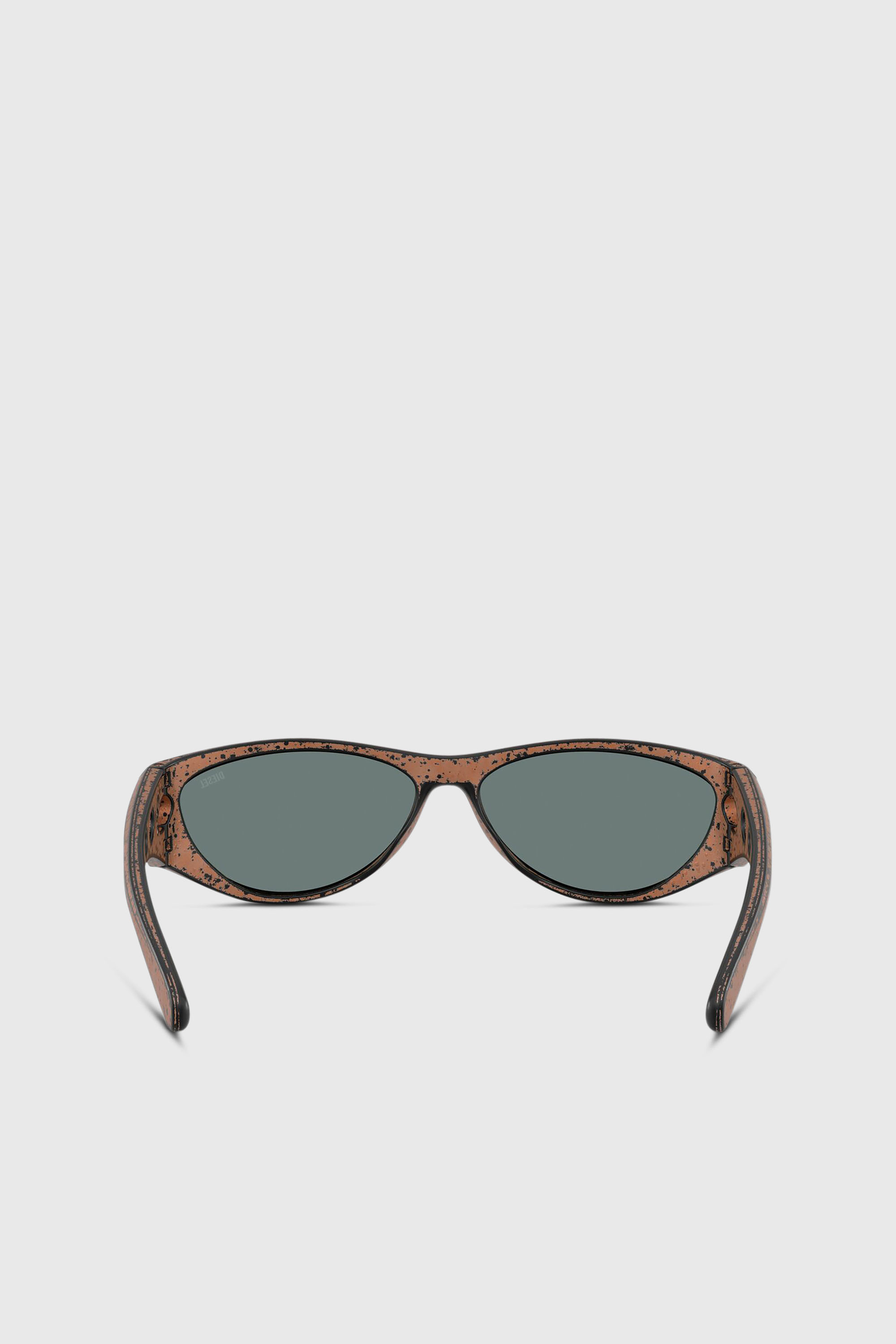Diesel - 0DL3004U, Unisex's Cat-eye style sunglasses in Bronze - 3